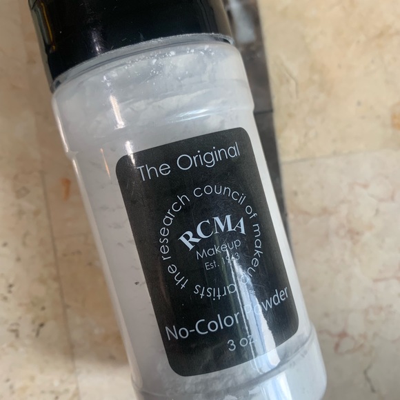 🖤 RCMA powder translucent 🖤 - Picture 1 of 3